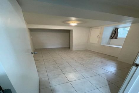 Photo of property in 10 Bishop Street, Green Bay, Auckland, 0604