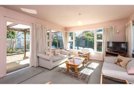 Photo of property in 37 Holly Road, St Albans, Christchurch, 8014