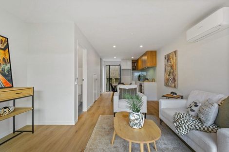 Photo of property in 21 Divich Avenue, Te Atatu South, Auckland, 0610