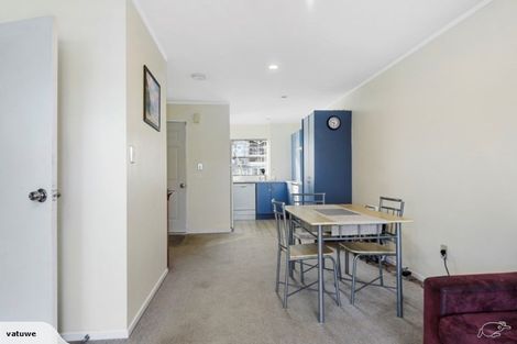Photo of property in 35 Stephen Avenue, Henderson, Auckland, 0610