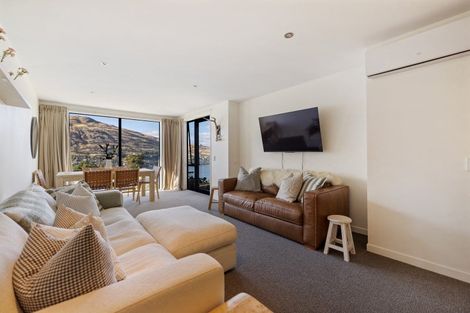 Photo of property in 18 Goldrush Way, Queenstown, 9300