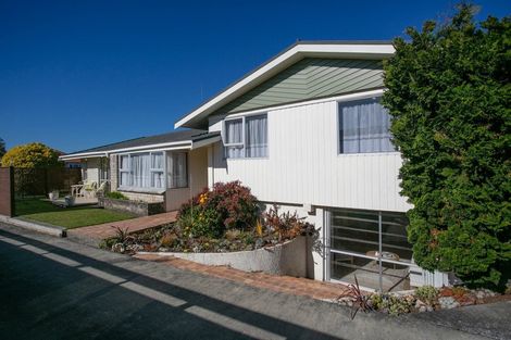 Photo of property in 110 Grey Street, Cambridge, 3434