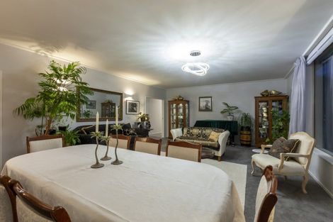 Photo of property in 72 Kakariki Grove, Waikanae, 5036