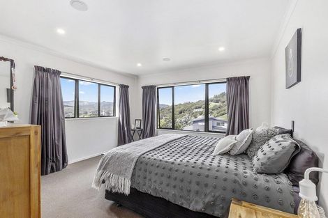 Photo of property in 2 Endeavour Drive, Whitby, Porirua, 5024