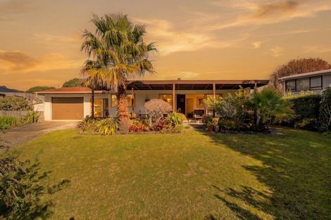 Photo of property in 4 Courtney Place, Pauanui, Hikuai, 3579