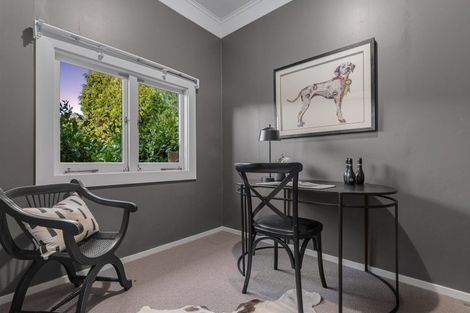 Photo of property in 247 Devonport Road, Tauranga, 3110