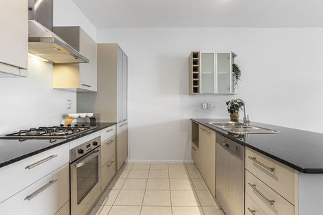 Photo of property in 20/40 Scarlet Oak Drive, Schnapper Rock, Auckland, 0632