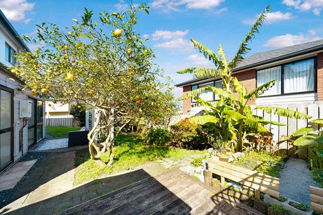 Photo of property in 6 Glucina Avenue, West Harbour, Auckland, 0618