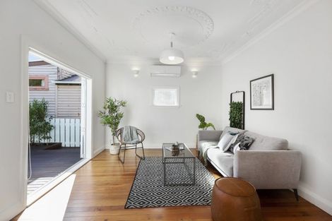 Photo of property in 72 The Parade, Island Bay, Wellington, 6023