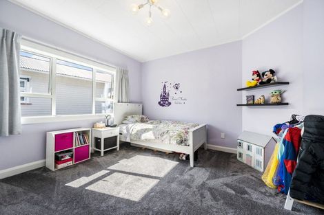 Photo of property in 100 Onepu Road, Lyall Bay, Wellington, 6022