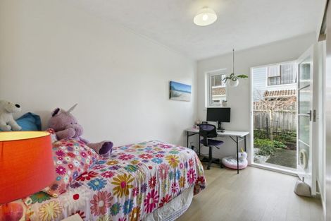 Photo of property in 10/171f Queens Drive, Lyall Bay, Wellington, 6022