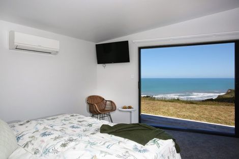 Photo of property in 685a Karioitahi Road, Lake Puketi, Waiuku, 2683