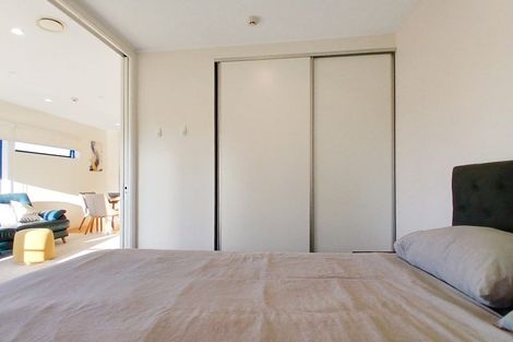 Photo of property in Frank Sargeson Apts, 205/80 Anzac Street, Takapuna, Auckland, 0622