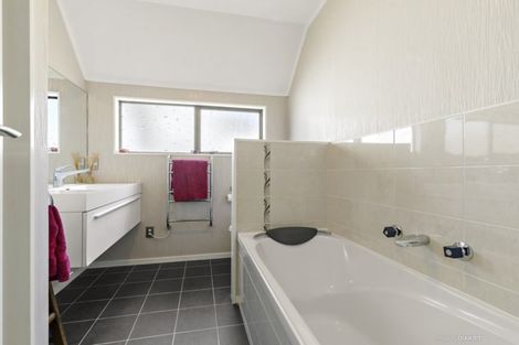 Photo of property in 6 Malda Grove, Khandallah, Wellington, 6035