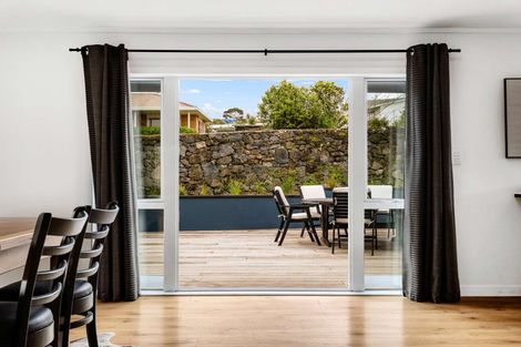 Photo of property in 1 Melia Place, Stanmore Bay, Whangaparaoa, 0932