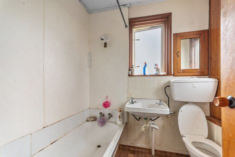 Photo of property in 15 Rowcliffe Crescent, Avonside, Christchurch, 8061