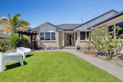 Photo of property in 52 Lysaght Place, Welcome Bay, Tauranga, 3112