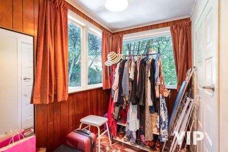 Photo of property in 74 Newlands Road, Newlands, Wellington, 6037