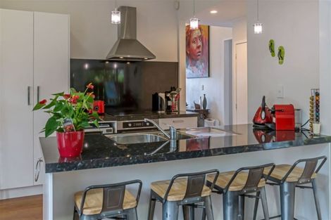 Photo of property in 31 Oteha Valley Road, Northcross, Auckland, 0632