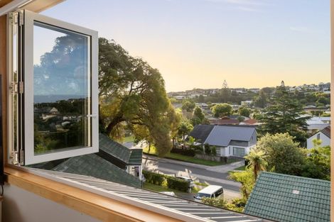 Photo of property in 132 Hinewa Road, Otumoetai, Tauranga, 3110