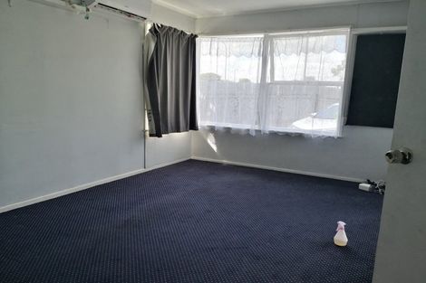 Photo of property in 28 Windrush Close, Mangere, Auckland, 2022
