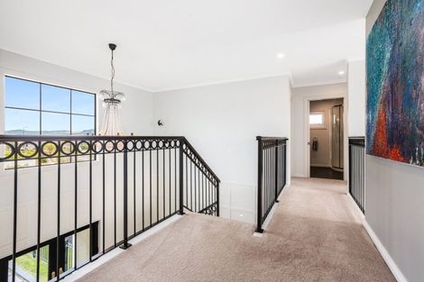 Photo of property in 88 Queen Charlotte Drive, Aotea, Porirua, 5024
