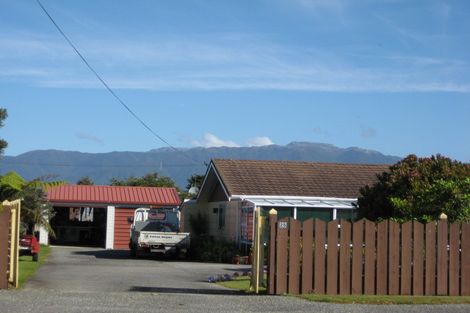 Photo of property in 25 Marine Parade, Carters Beach, Westport, 7825