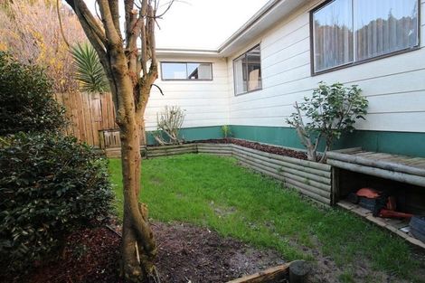Photo of property in 17 St Catherine Crescent, West Harbour, Auckland, 0618