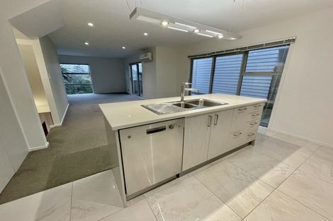 Photo of property in 61u5 Black Rock Road, Newlands, Wellington, 6037