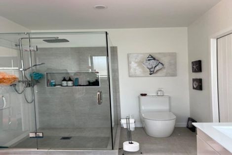 Photo of property in 5 Libertia Lane, Orewa, 0931