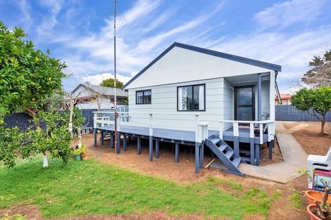 Photo of property in 12 Cameron Place, Ranui, Auckland, 0612