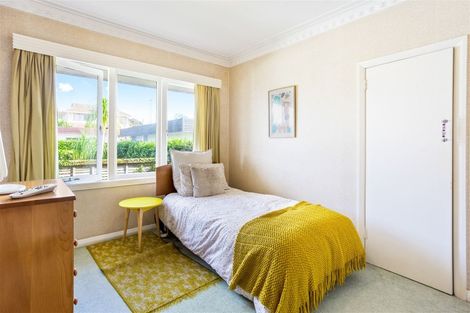 Photo of property in 1/53 Uxbridge Road, Mellons Bay, Auckland, 2014