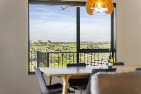 Photo of property in 133 Sandspit Road, Shelly Park, Auckland, 2014