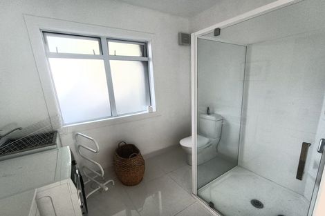 Photo of property in 277 Queens Drive, Lyall Bay, Wellington, 6022