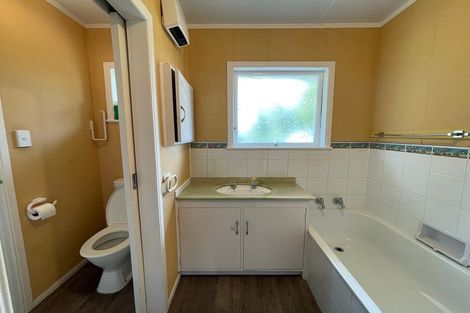 Photo of property in 8 Tatariki Street, Rosehill, Papakura, 2113