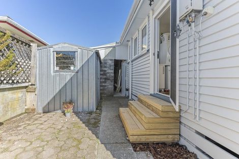 Photo of property in 6 Buckland Place, Spotswood, New Plymouth, 4310