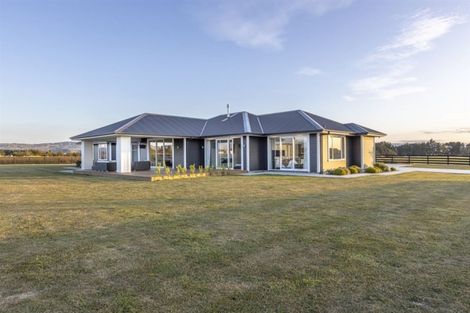 Photo of property in 33 Hartwell Drive, Kelvin Grove, Palmerston North, 4470