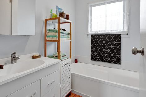 Photo of property in 17 Rewa Street, Inglewood, 4330