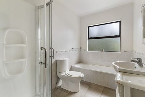 Photo of property in 2/18 Noeleen Street, Glenfield, Auckland, 0629