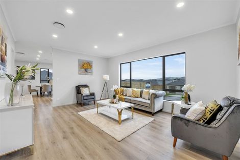 Photo of property in 59 Drumbuoy Drive, Flat Bush, Auckland, 2019
