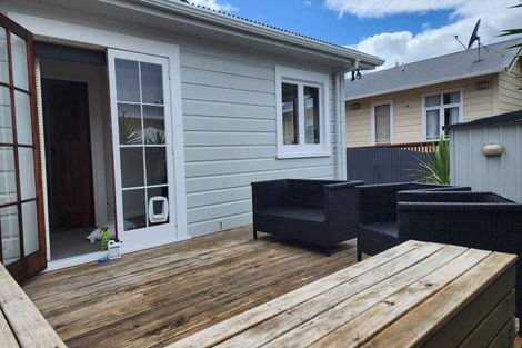 Photo of property in 13 Toru Street, Lyall Bay, Wellington, 6022