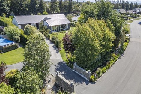 Photo of property in 72 Oakgrove Drive, Rangiora, 7400