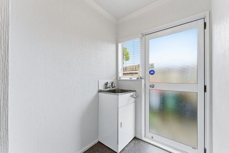 Photo of property in 4 Coromandel Court, Roslyn, Palmerston North, 4414