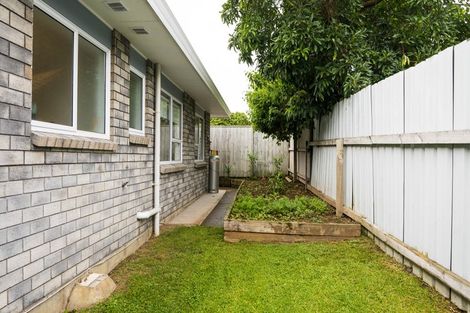 Photo of property in 2/45 Great South Road, Papakura, 2110