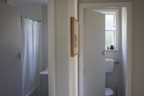 Photo of property in 2 Paparangi Crescent, Paparangi, Wellington, 6037