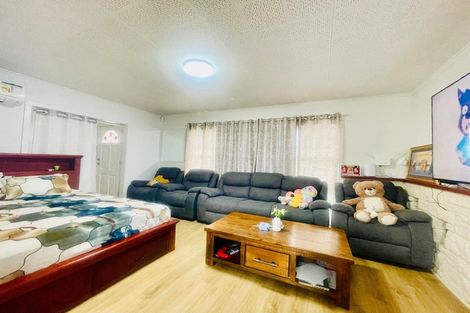 Photo of property in 106 Coxhead Road, Wattle Downs, Auckland, 2103