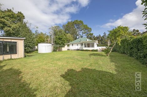 Photo of property in 49 Cambridge Road, Riverhead, 0820