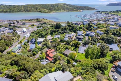 Photo of property in 4 Kahu Road, Paremata, Porirua, 5024