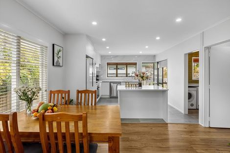 Photo of property in 300 Wairau Road, Glenfield, Auckland, 0629