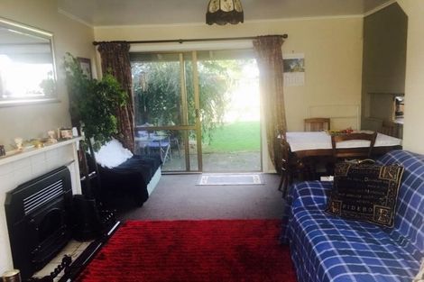 Photo of property in 6 Cook Street, Marfell, New Plymouth, 4310